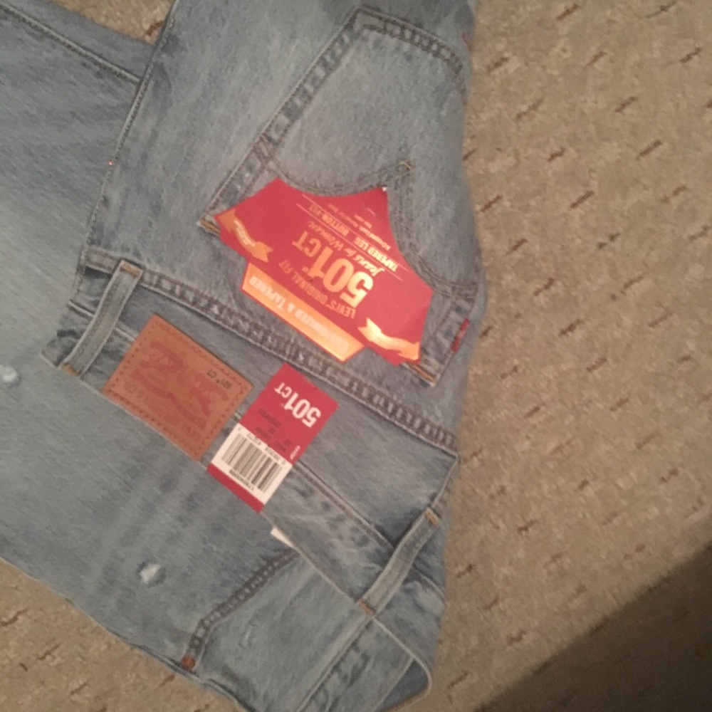 Levi’s 501 Jeans - Picture 3 of 3